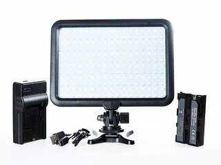 Iluminador Led Triopo TTV-204 Kit (Bateria + Cargador) A01966